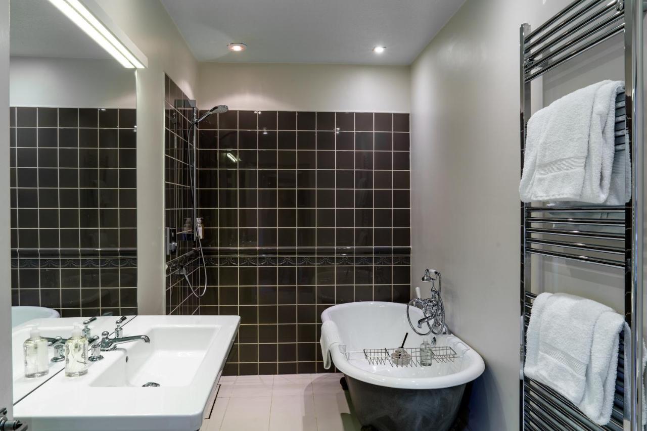 The Castle Inn Harrogate Extérieur photo