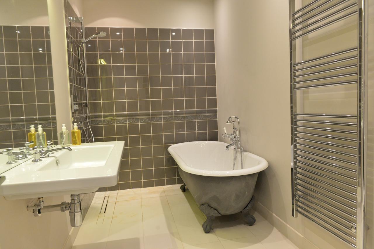 The Castle Inn Harrogate Extérieur photo